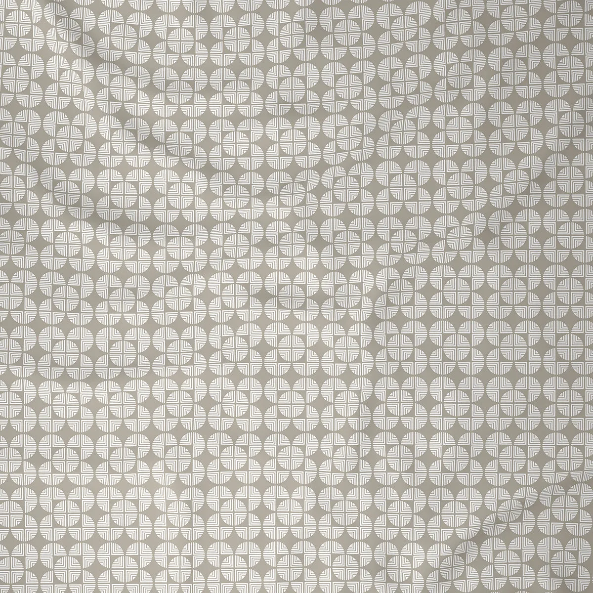 Backyard Patio Raeni Extreme Winter Quilt Beige