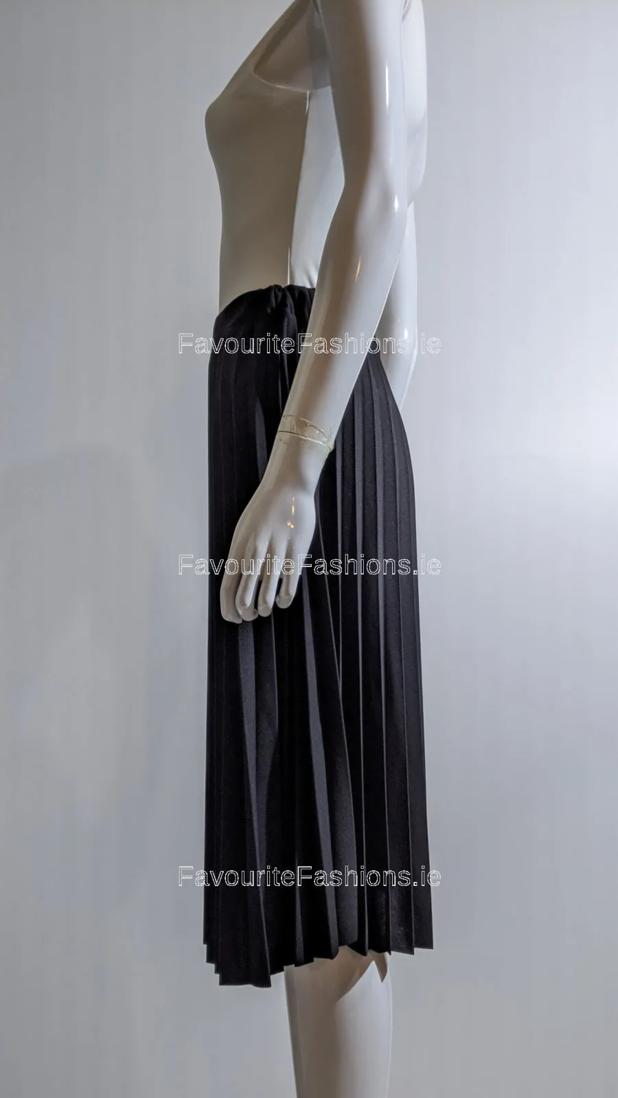 Black Pleated Knee Length Skirt