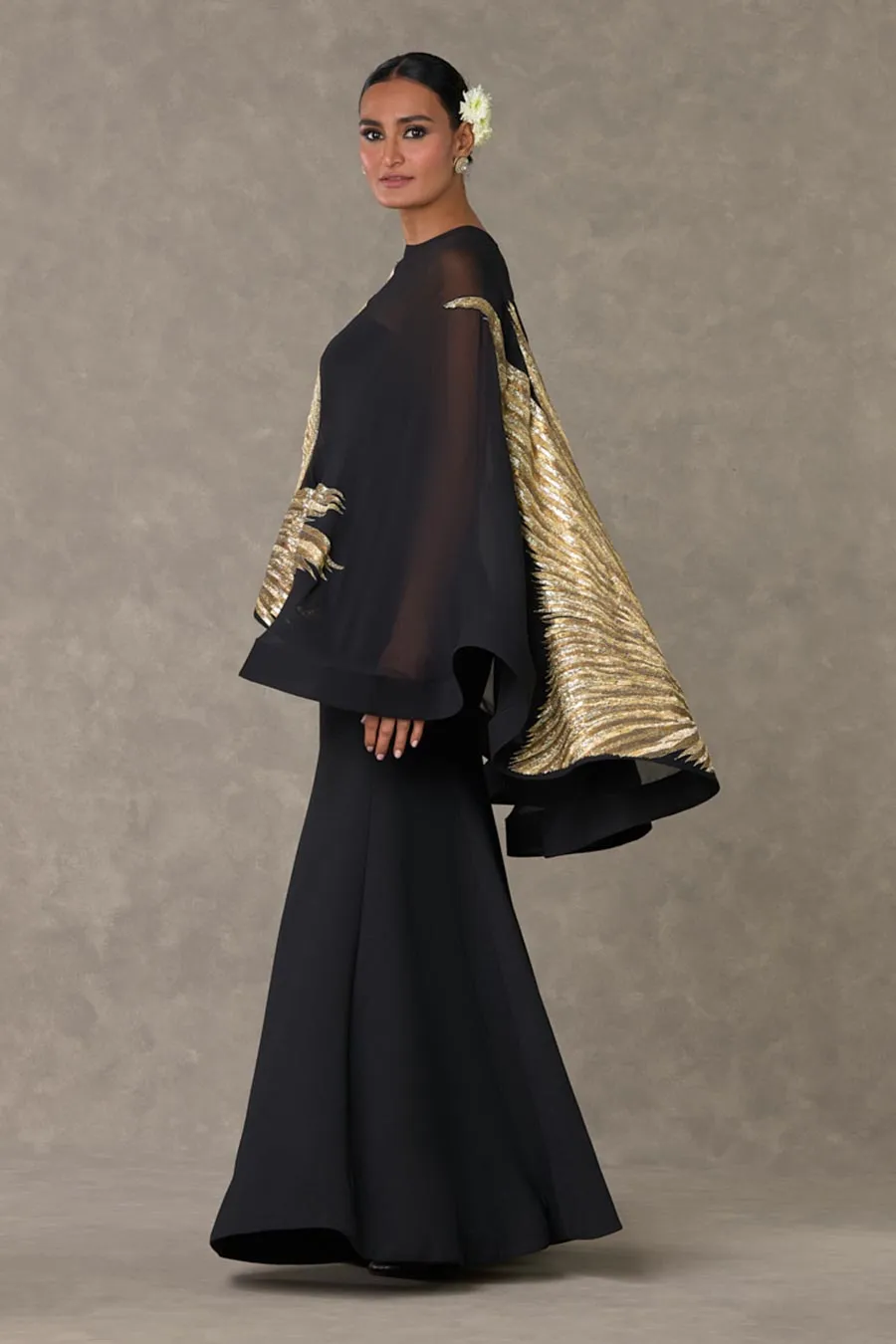 Black Son-Chidiya Embroidered Gown with Cape