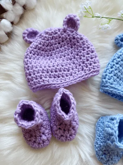 Crochet baby bear beanie and booties | baby gift set | newborn gift | baby shower | baby beanie photography