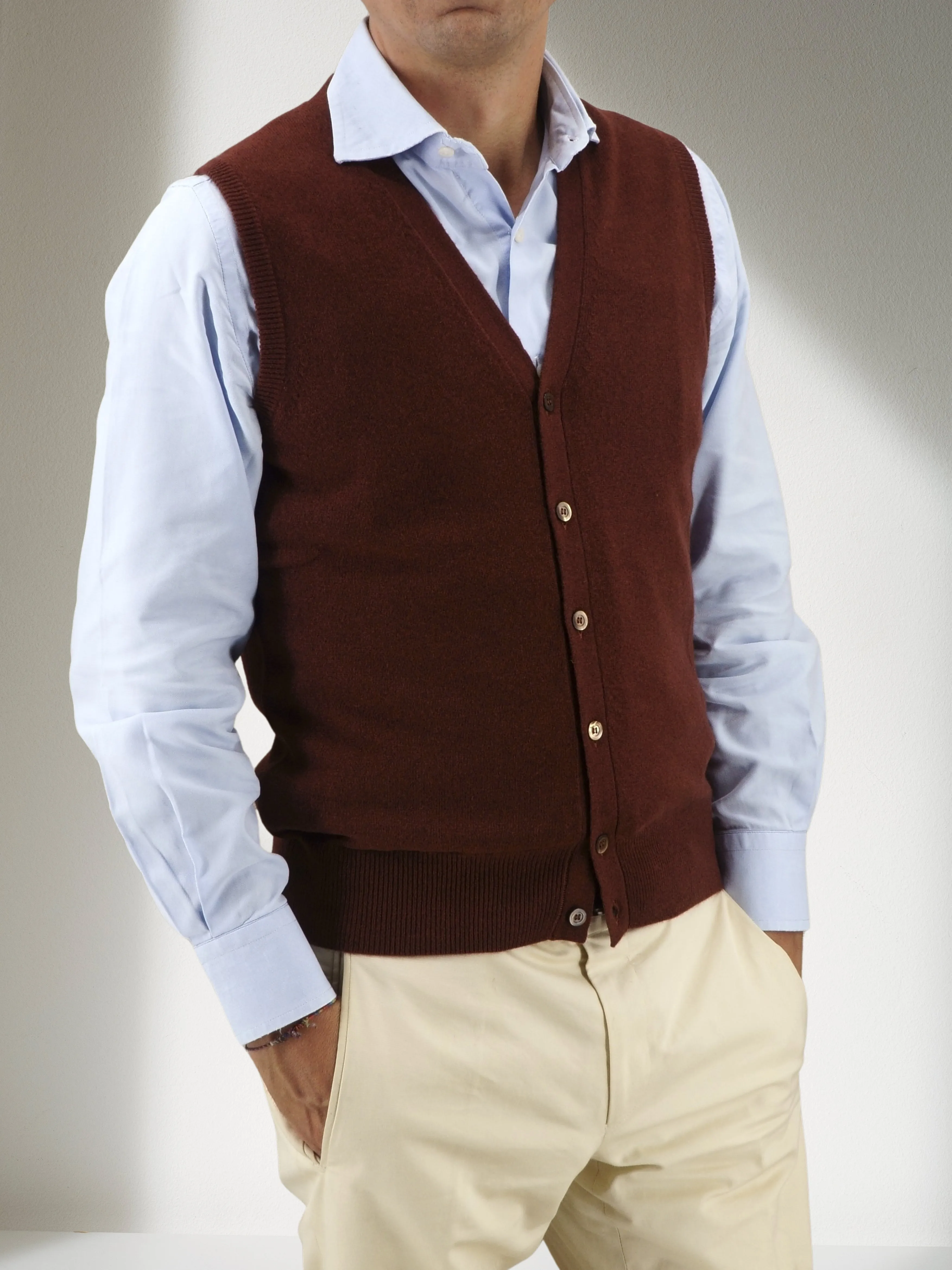 GILET BOTTONI MATTONE 100% CASHMERE