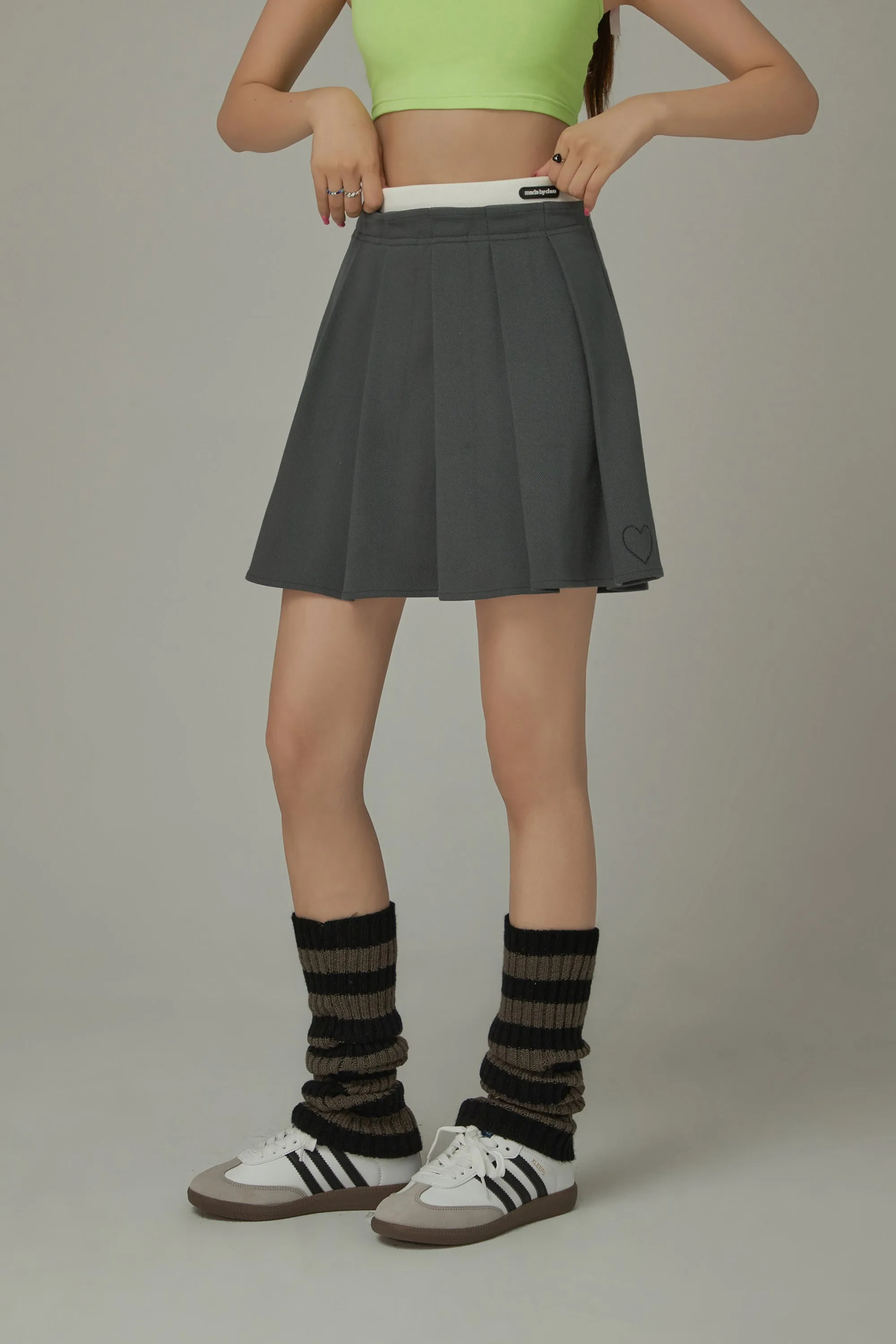 Heart Detail Pleated Mini Skirt