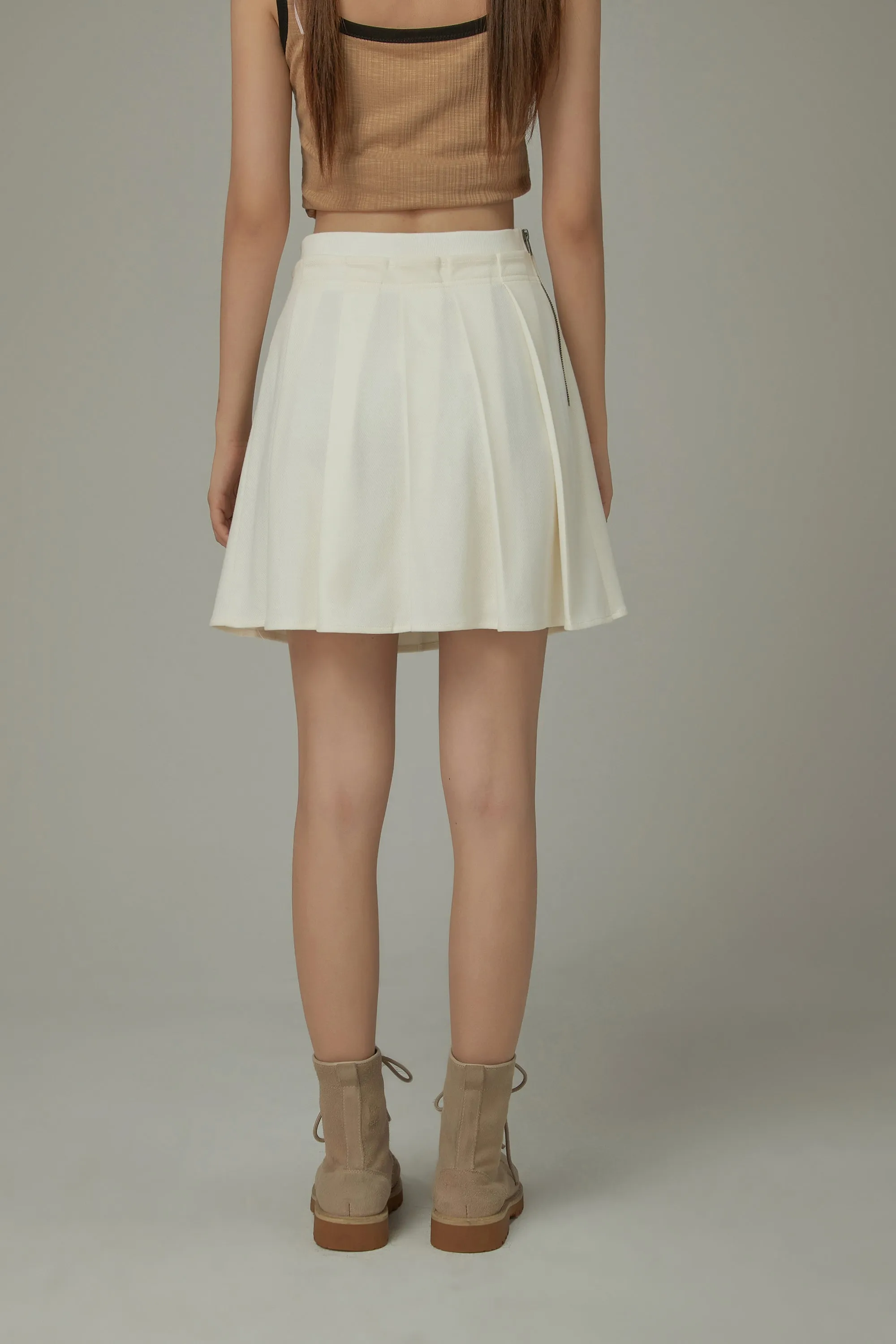 Heart Detail Pleated Mini Skirt