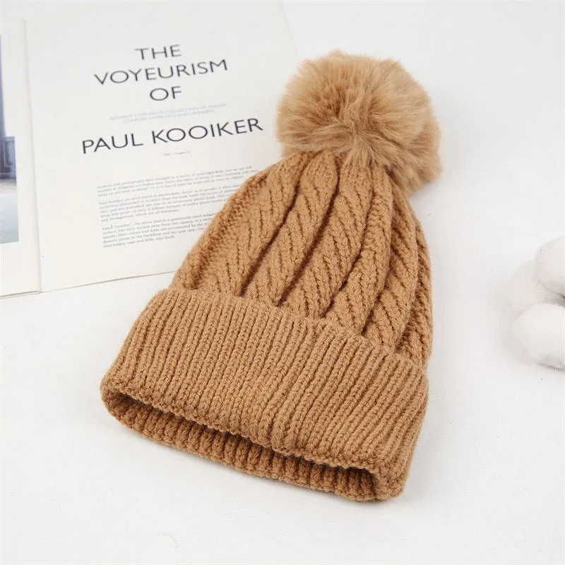 JCH303507 Knitted Beanie with Cable Pattern and Pom-Pom