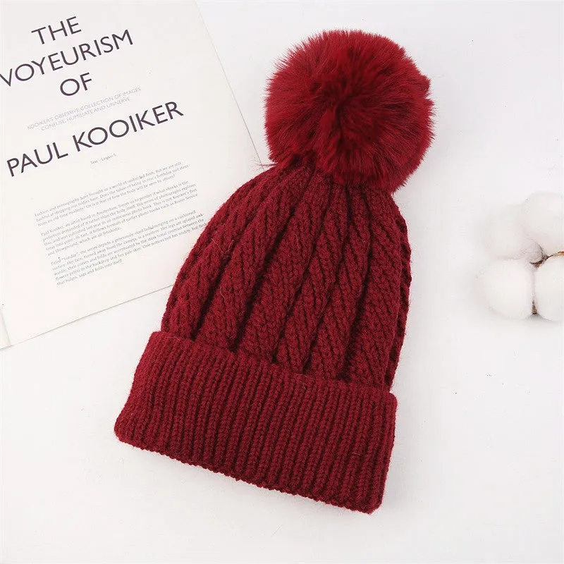 JCH303507 Knitted Beanie with Cable Pattern and Pom-Pom