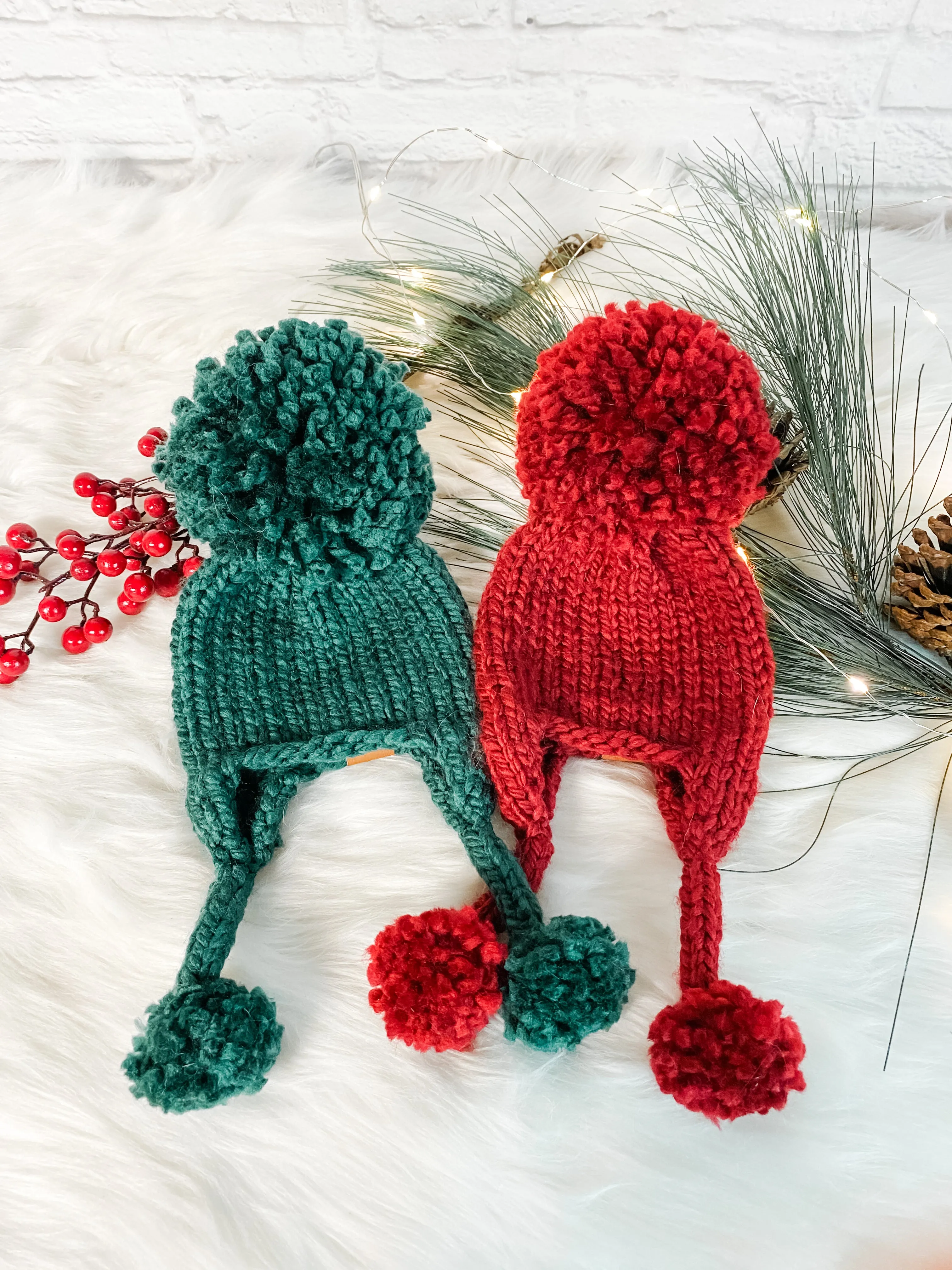 Knitted Christmas Hats in Red and Green for Babies and Kids, Holiday Family Photo Prop