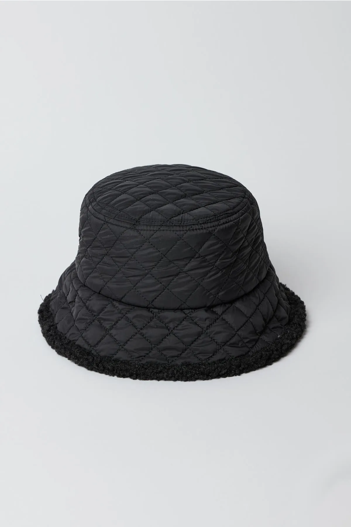 QUILTED BUCKET HAT