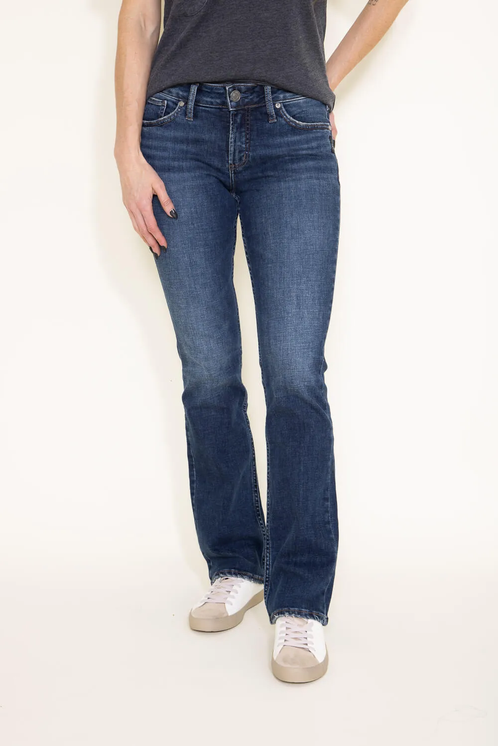 Silver Jeans Suki Mid Rise Slim Bootcut Jeans For Women | L93616SDK424