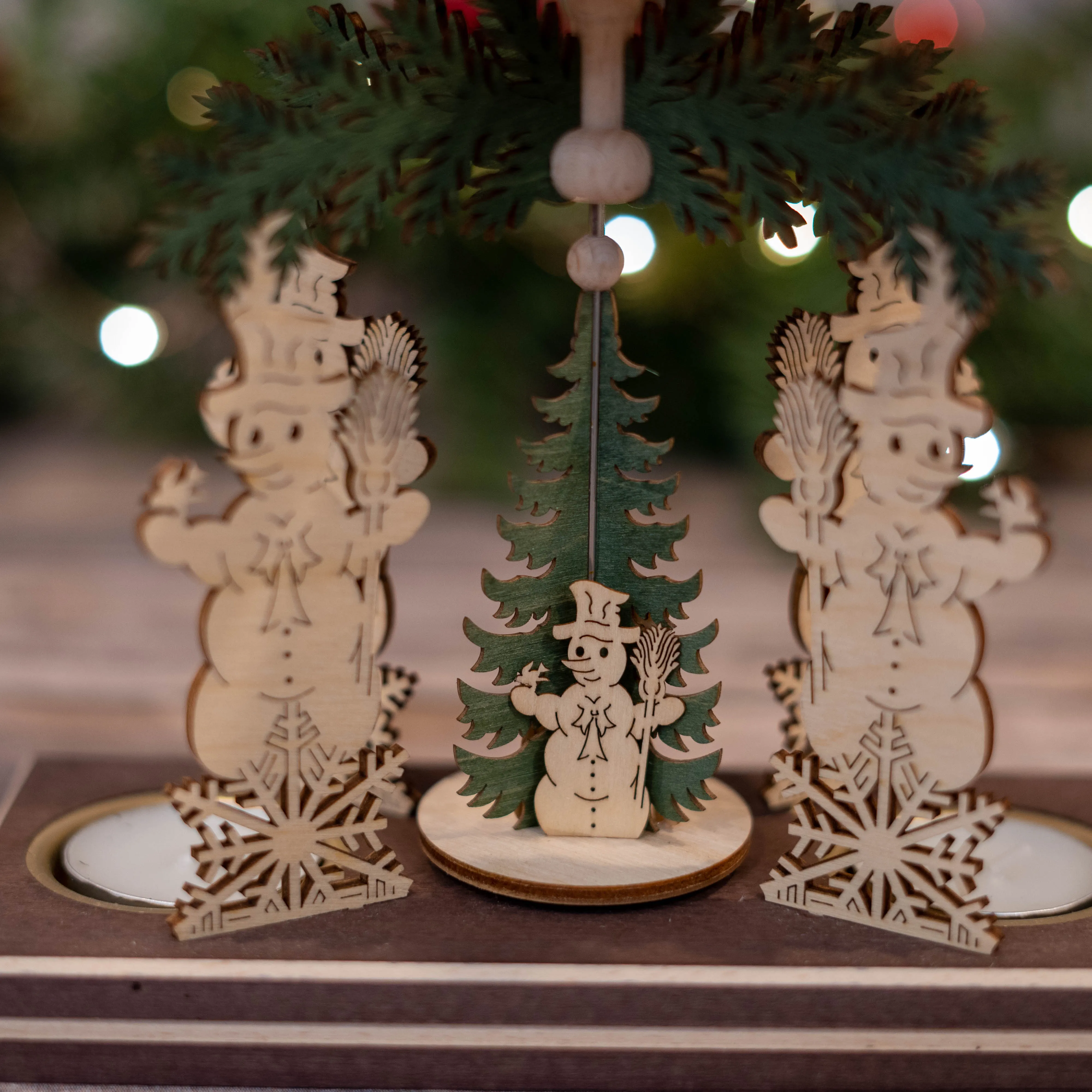 Spinning Table Top Tea Light Holder - Snowman and children playing