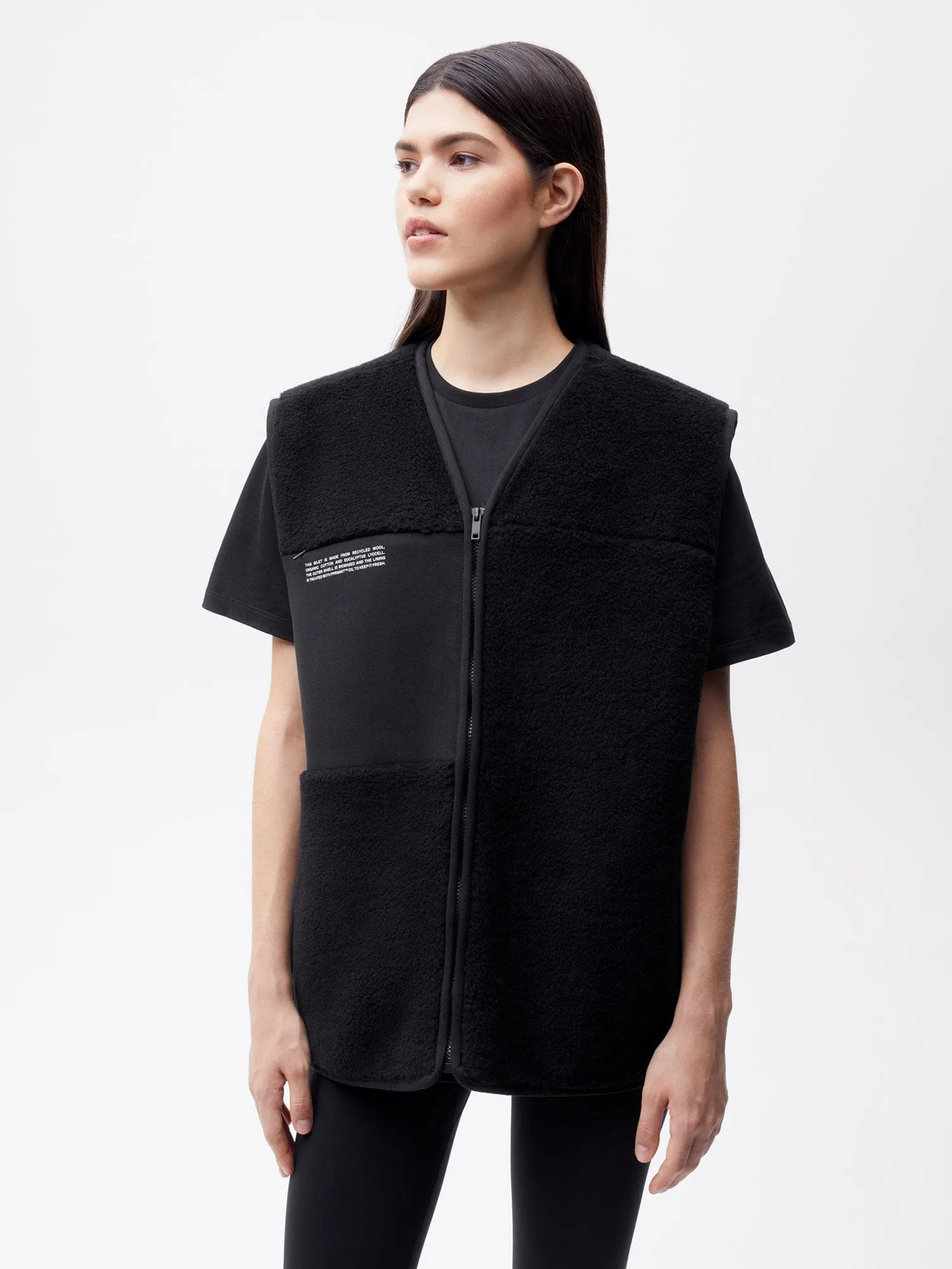 Womens Recycled Wool Fleece Gilet—black